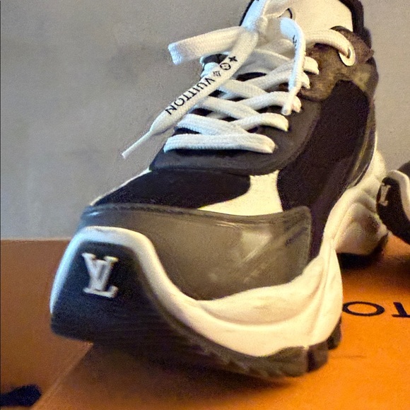 Louis Vuitton Monogram Black and White Sneakers - Picture 4 of 5